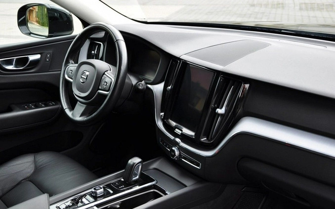 Volvo XC 60 cena 139898 przebieg: 143000, rok produkcji 2019 z Orzesze małe 781